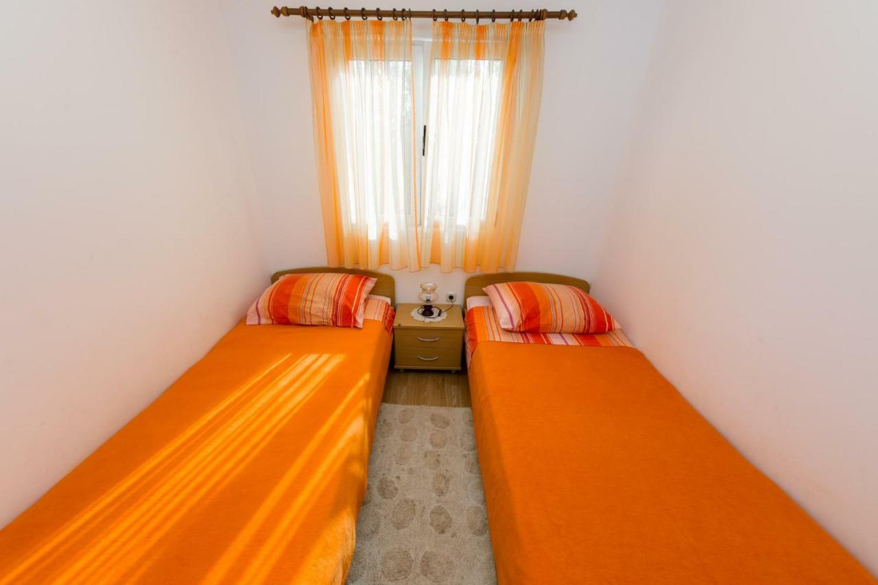Mare&Karlo Apartment Мали Дървеник Екстериор снимка