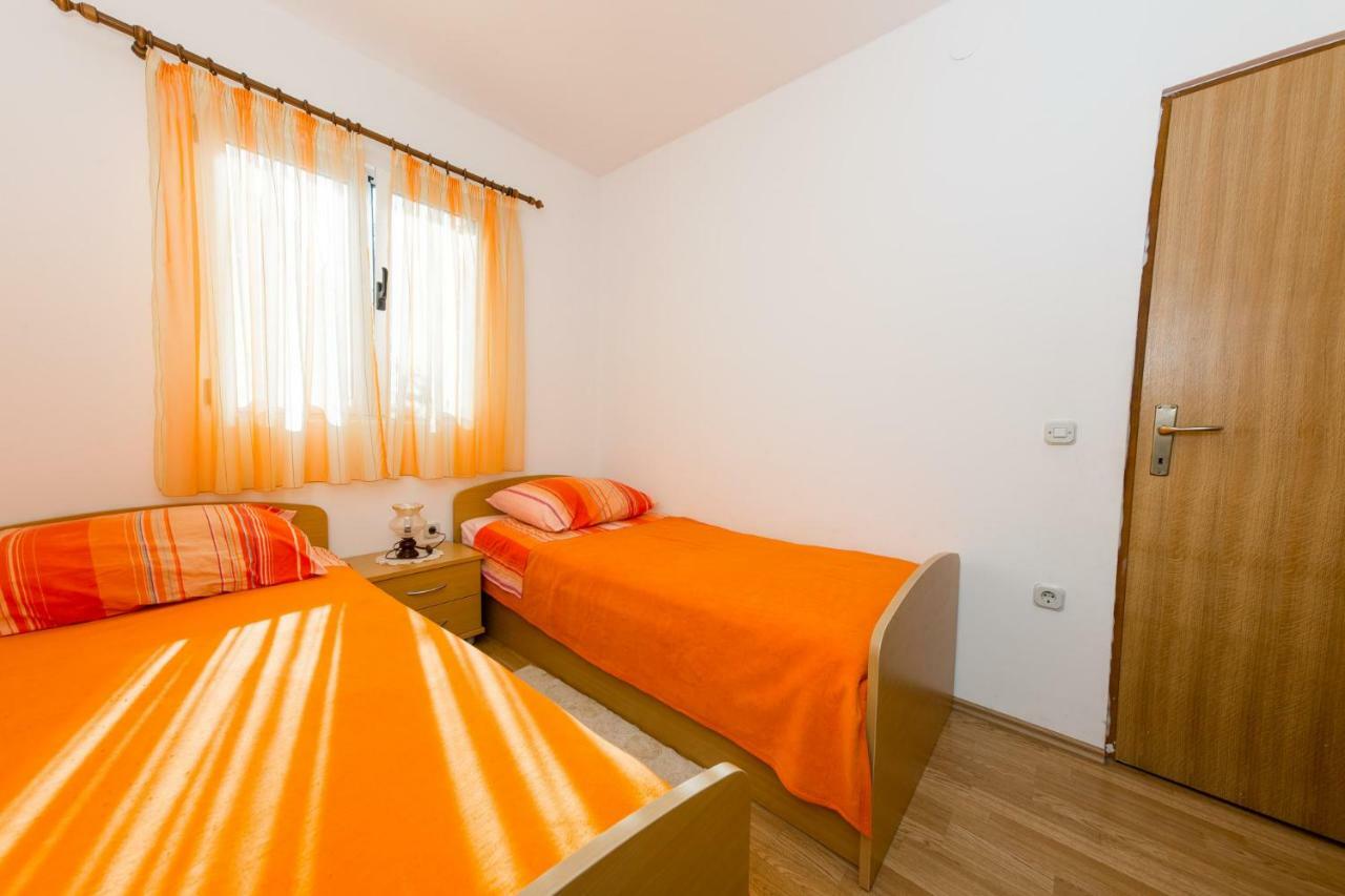 Mare&Karlo Apartment Мали Дървеник Екстериор снимка