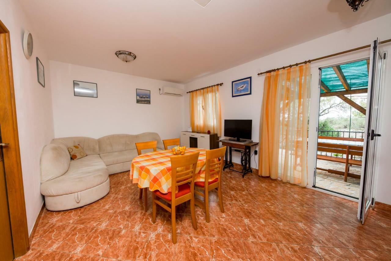 Mare&Karlo Apartment Мали Дървеник Екстериор снимка
